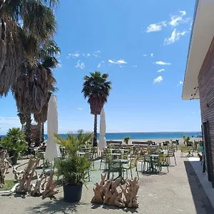 beach-apartment-lamberti.hotelitalianriviera.com/